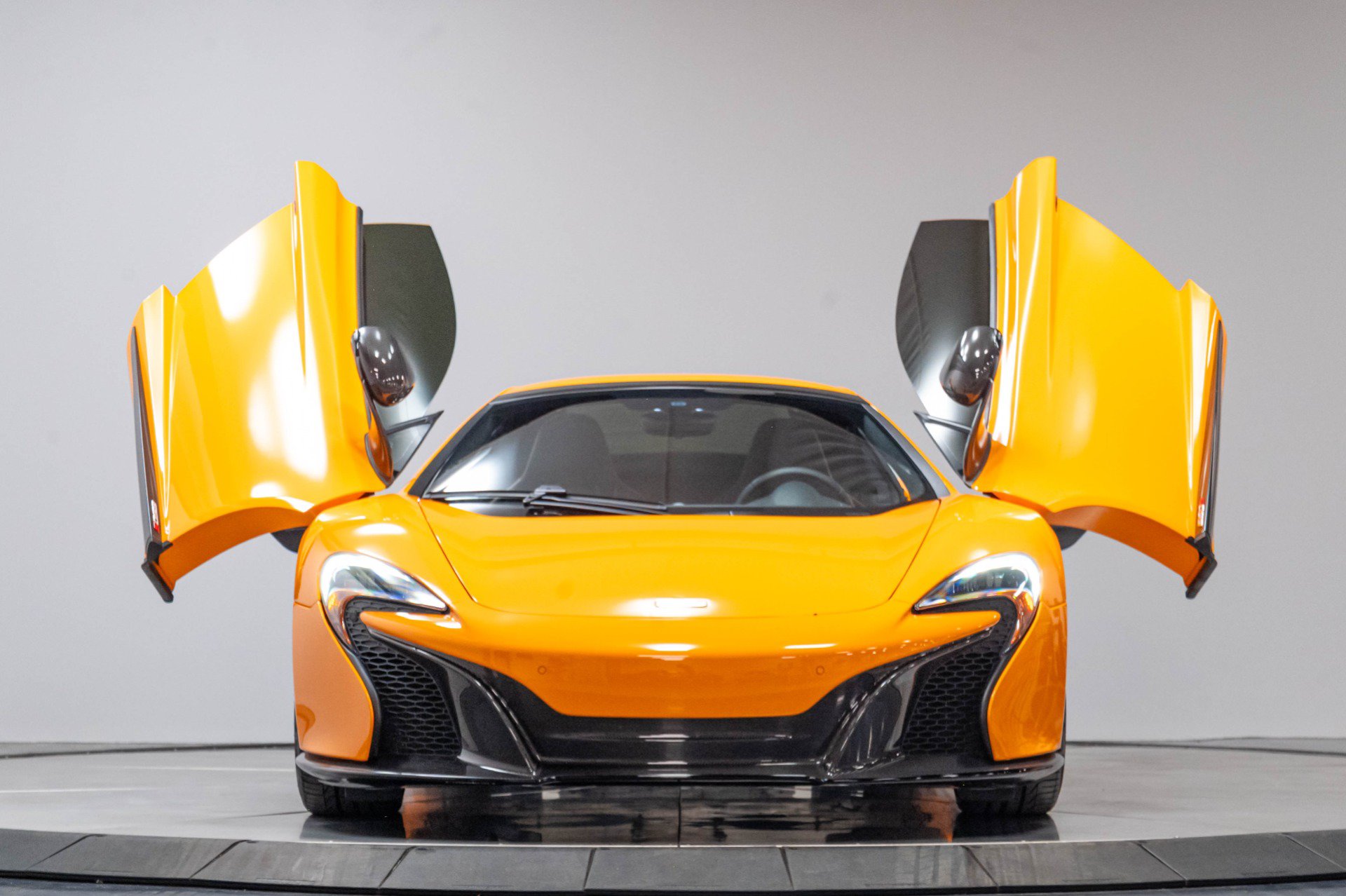Used 2015 McLaren 650S Spider RWD image 60