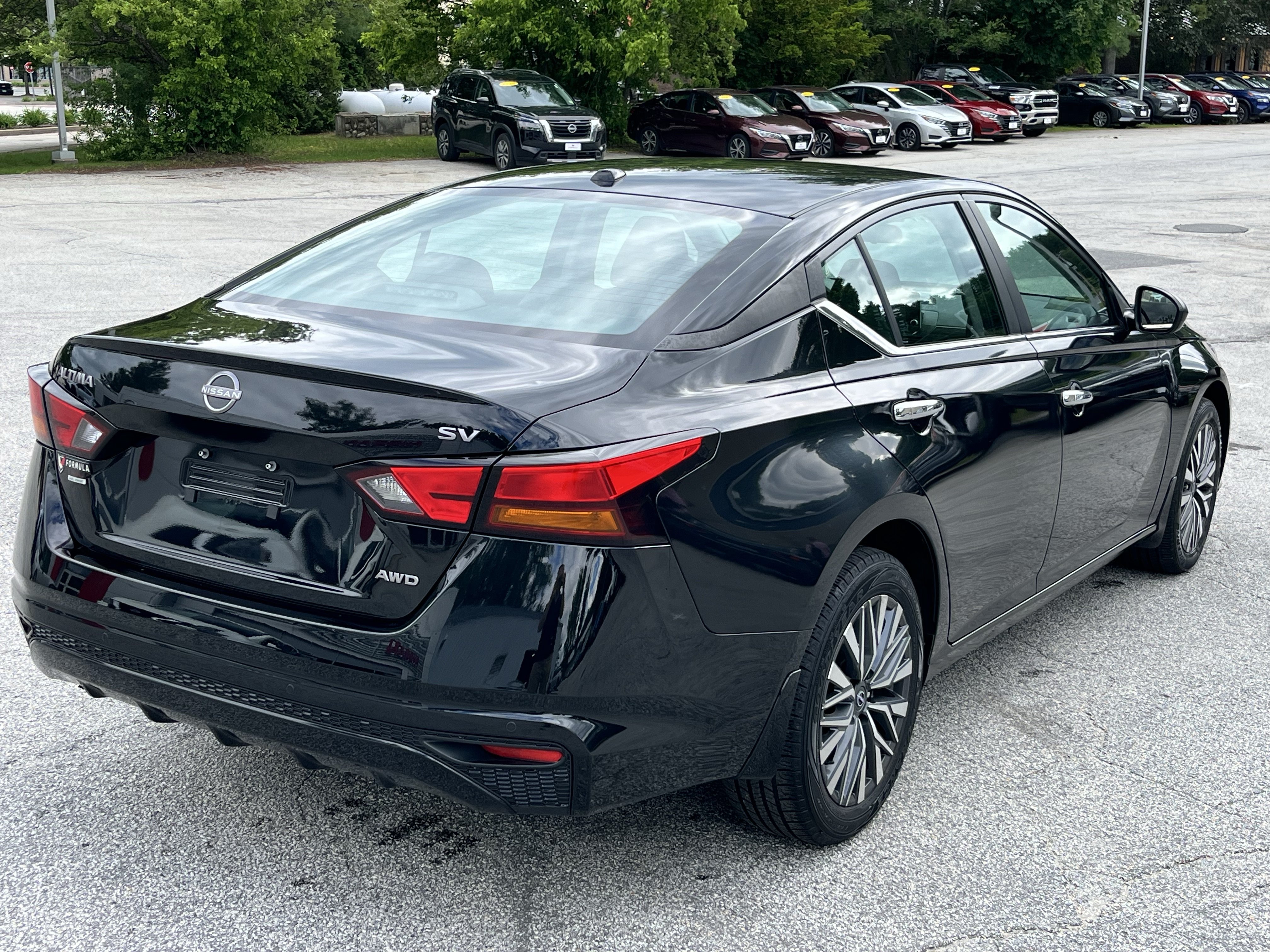 Used 2024 Nissan Altima 2.5 SV AWD/4WD image 7