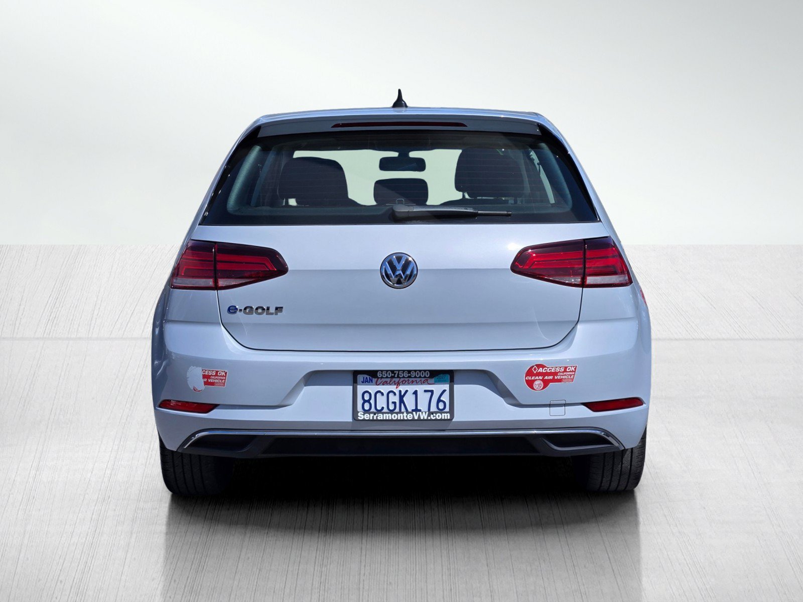 Used 2017 Volkswagen e-Golf SE FWD image 5