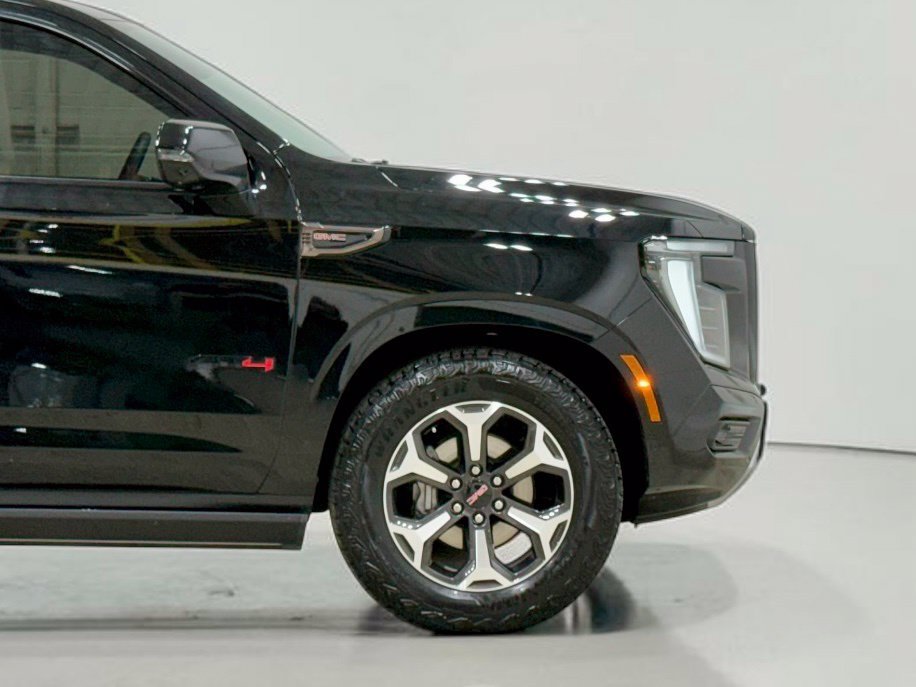 Used 2025 GMC Yukon AT4 Ultimate AWD/4WD image 9