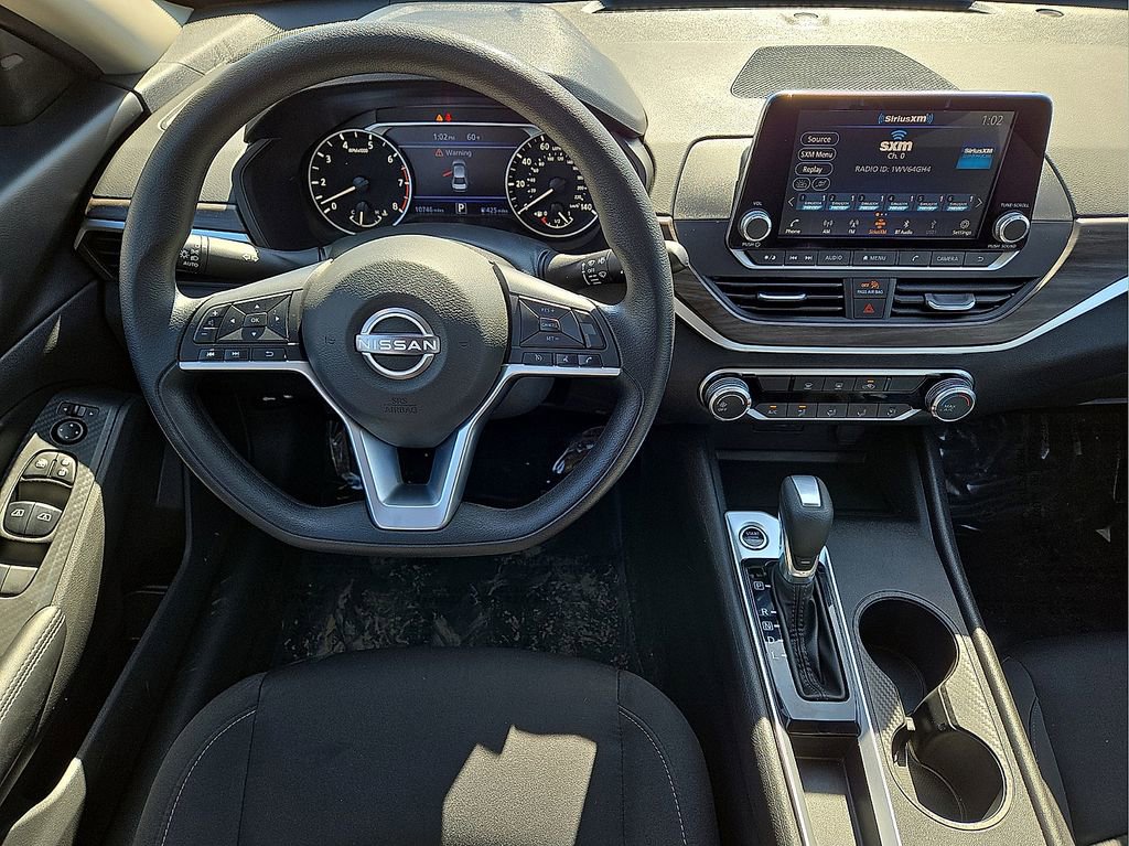 Used 2025 Nissan Altima 2.5 SV image 18