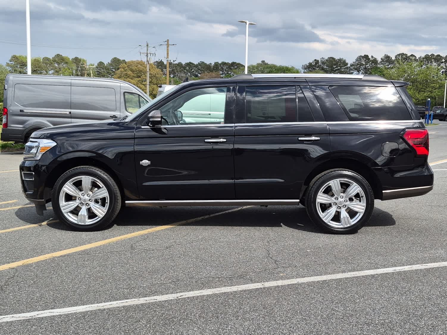 Used 2024 Ford Expedition King Ranch AWD/4WD image 5