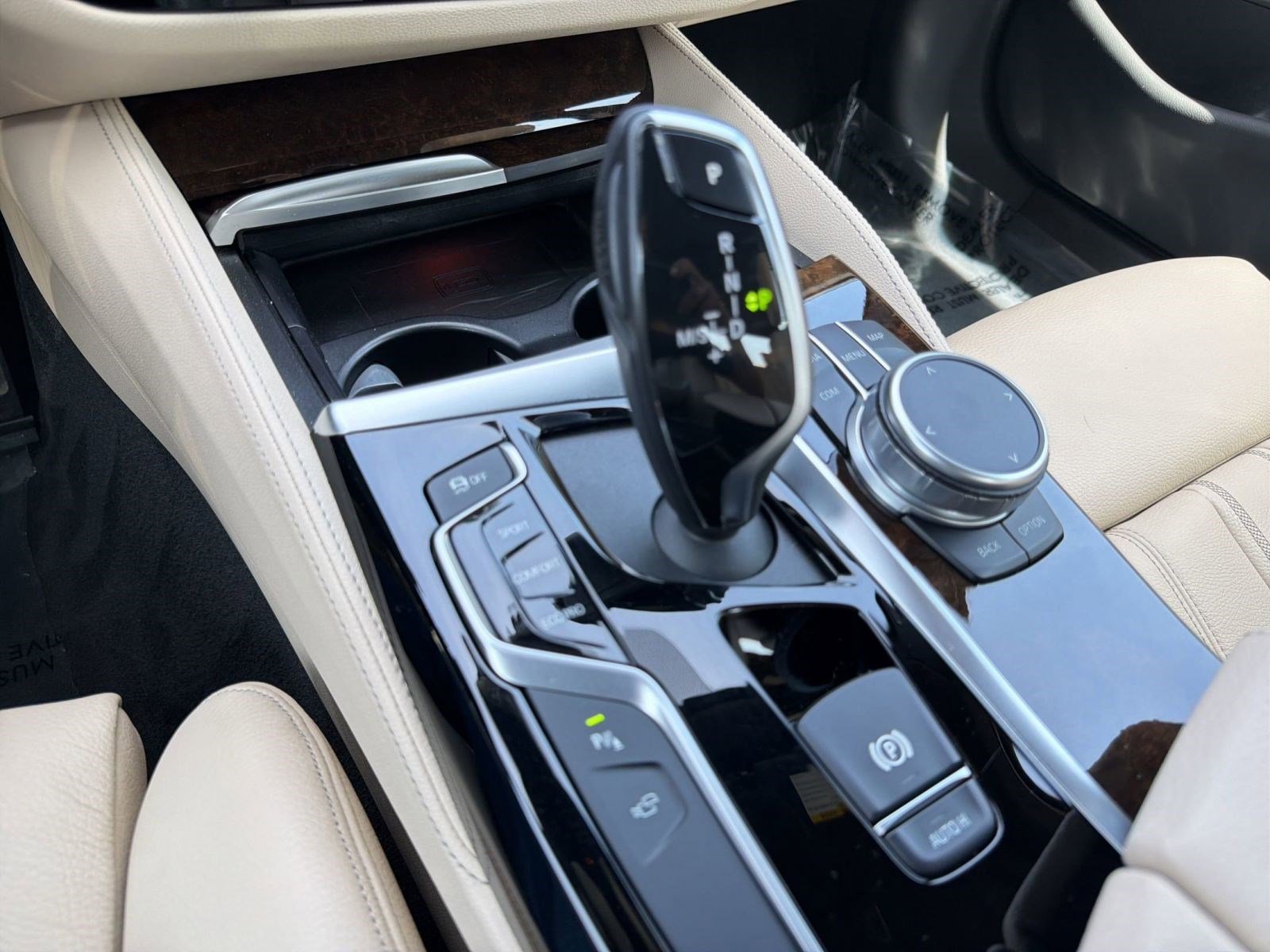 Used 2020 BMW 540i w/ M Sport Package RWD image 15