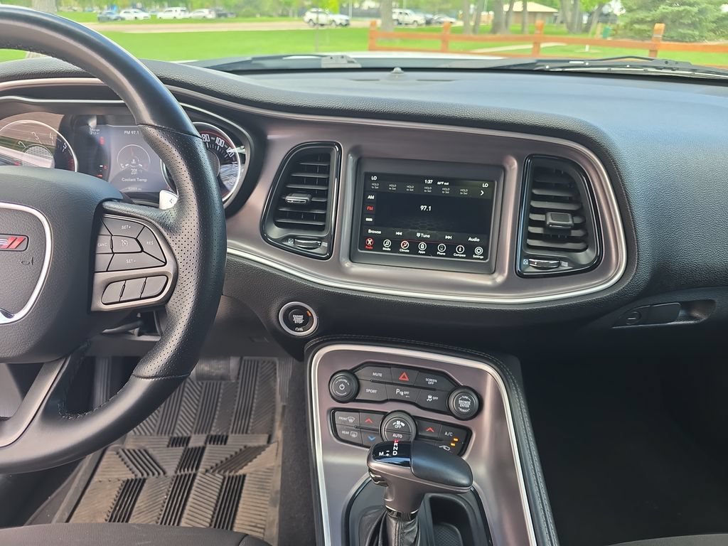 Used 2022 Dodge Challenger R/T RWD image 18