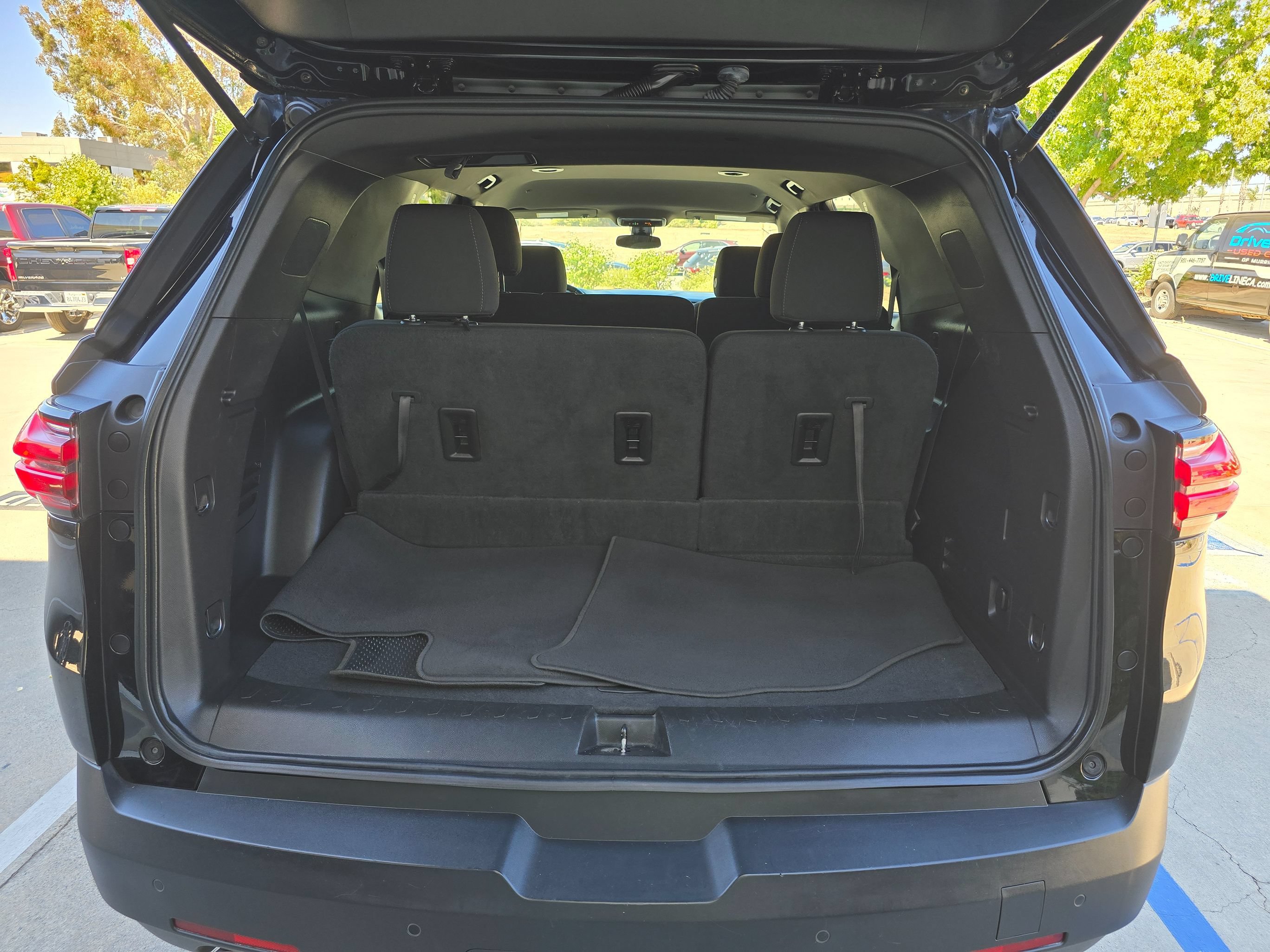 Used 2023 Chevrolet Traverse LT FWD image 29