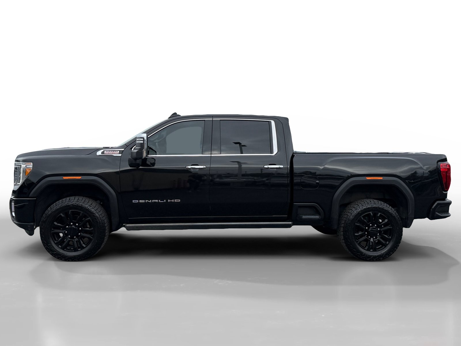 Used 2023 GMC Sierra 2500 Denali w/ Denali Black Diamond Edition AWD/4WD image 2