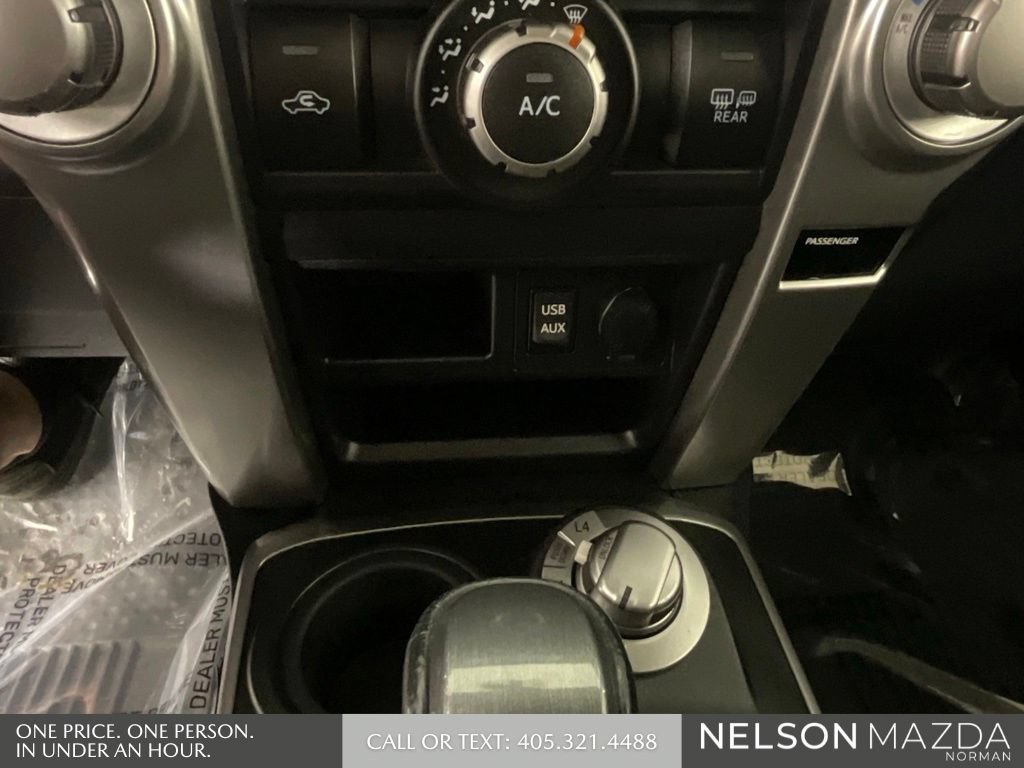 Used 2016 Toyota 4Runner SR5 AWD/4WD image 36