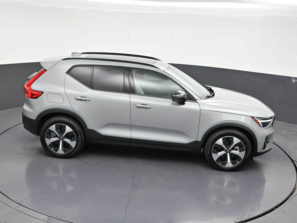 New 2026 Volvo XC40 B5 Plus w/ Protection Package Premier AWD/4WD image 18