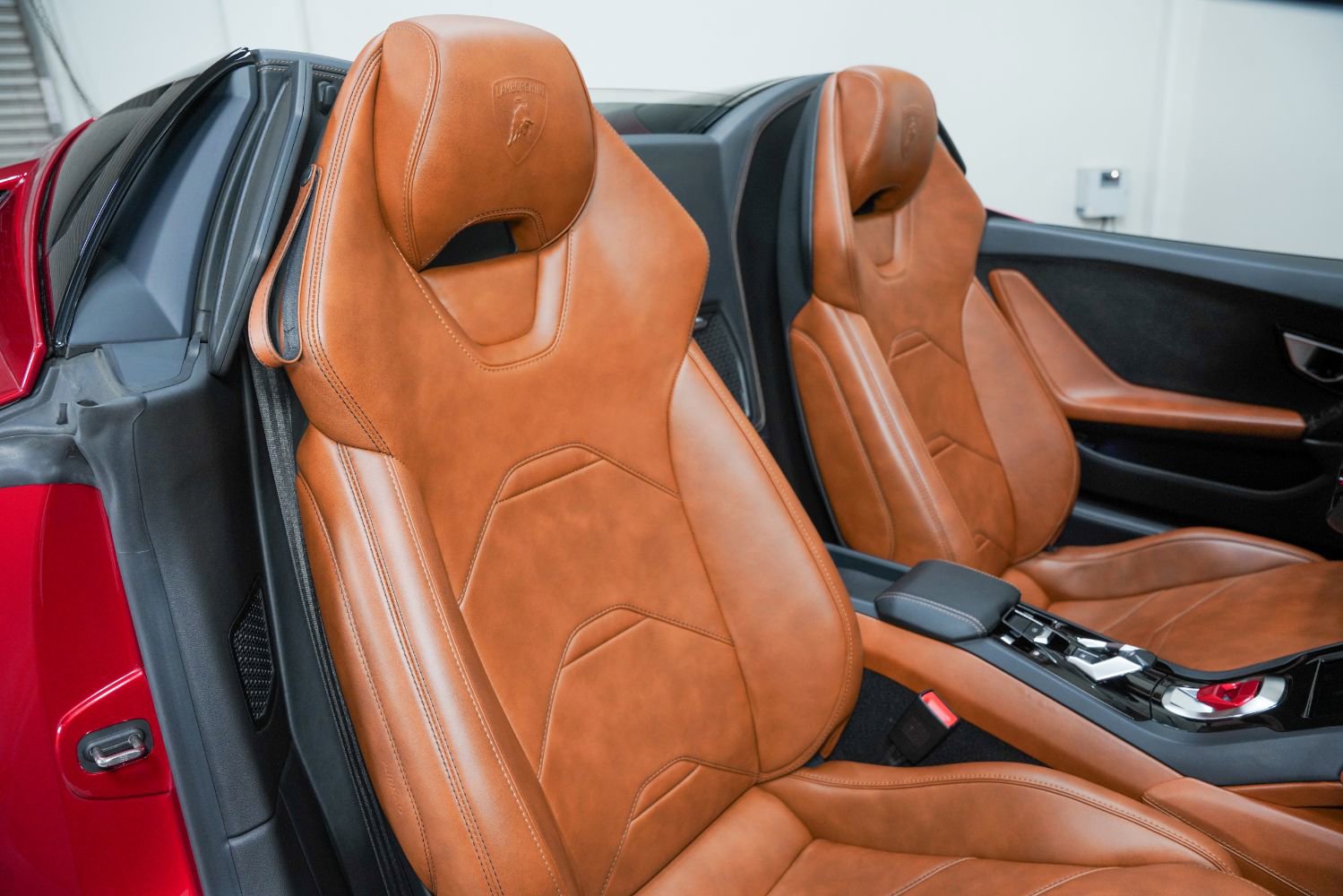 Used 2021 Lamborghini Huracan EVO image 11