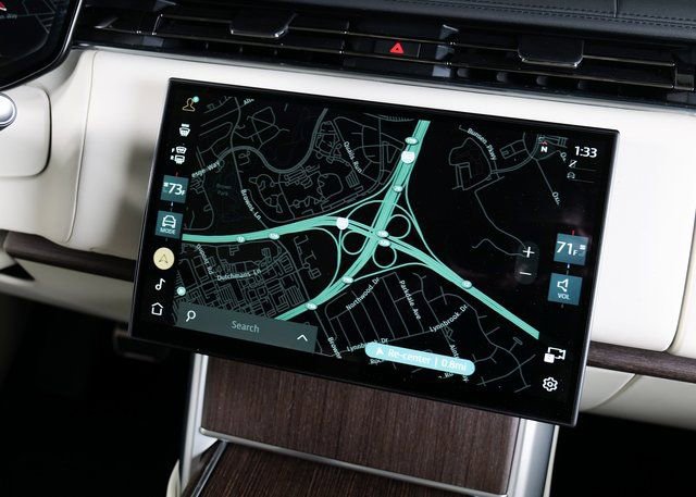 New 2026 Land Rover Range Rover Long Wheelbase SE image 13