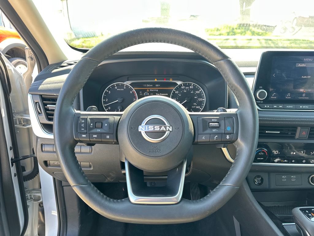 Used 2024 Nissan Rogue SV w/ SV Premium Package image 46