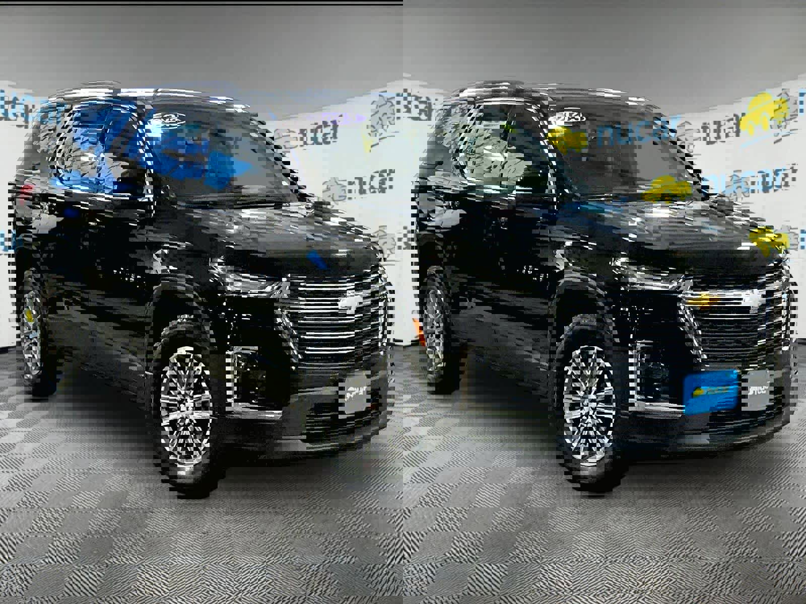 Used 2023 Chevrolet Traverse LT