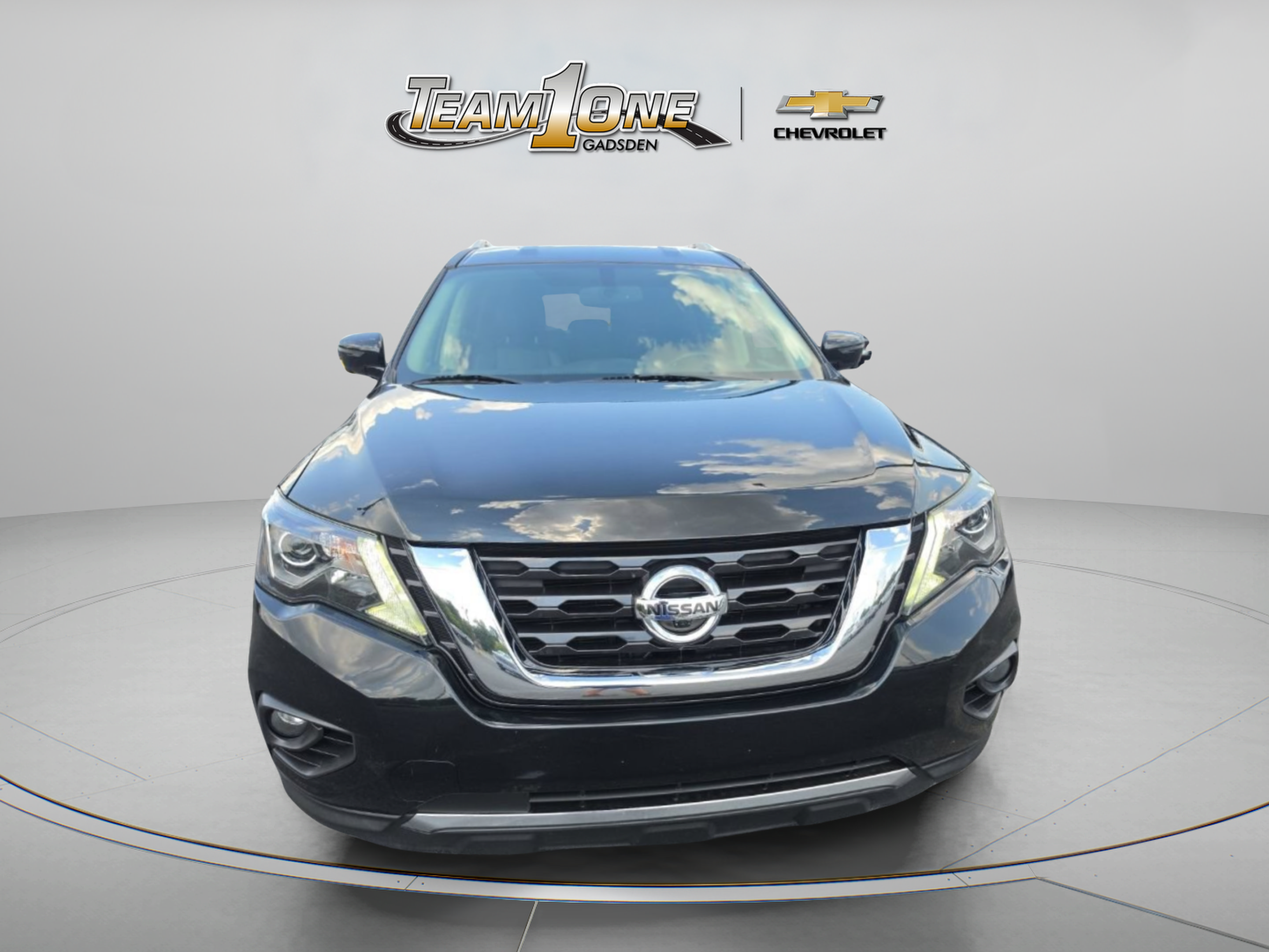 Used 2019 Nissan Pathfinder SL FWD image 2