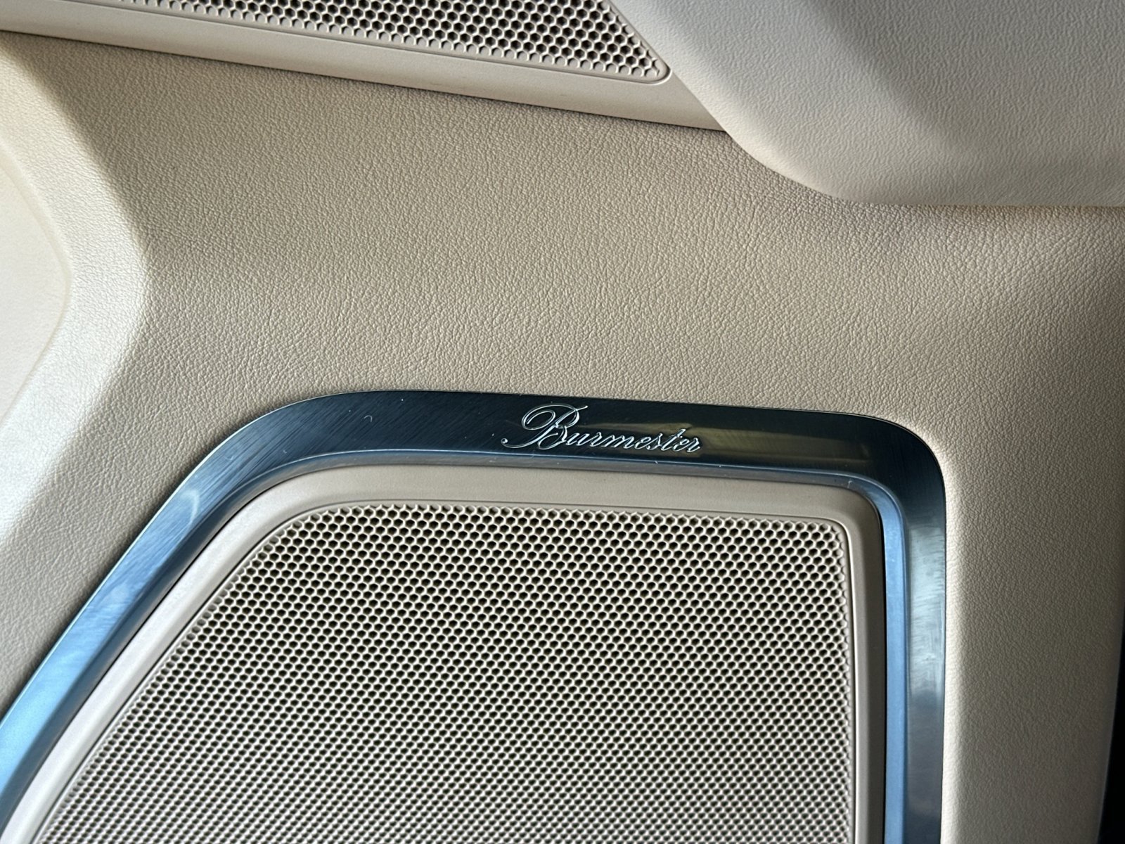 Certified 2023 Porsche Macan S AWD/4WD image 21
