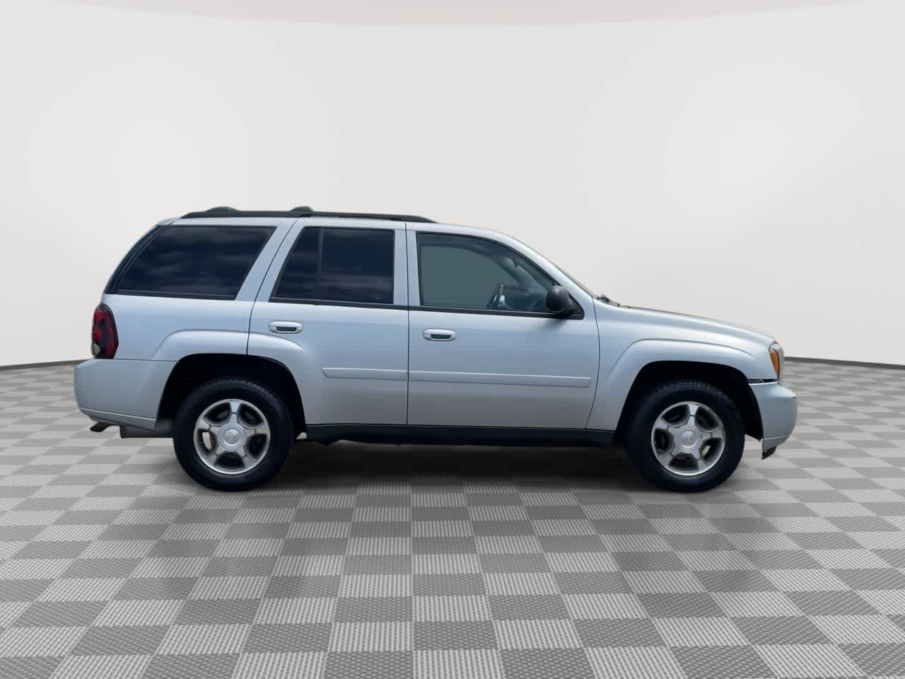 Used 2008 Chevrolet TrailBlazer LT w/ Sun And Sound Package RWD image 9
