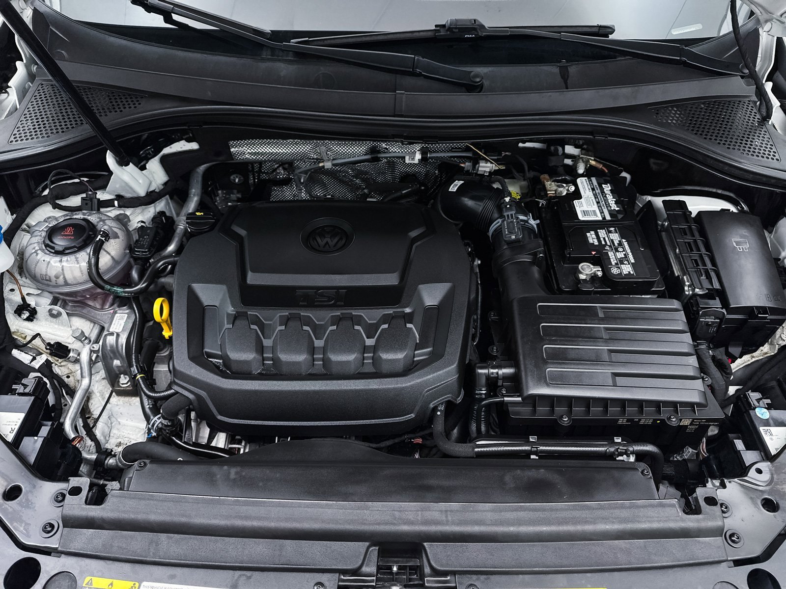 Used 2022 Volkswagen Tiguan SEL R-Line image 12