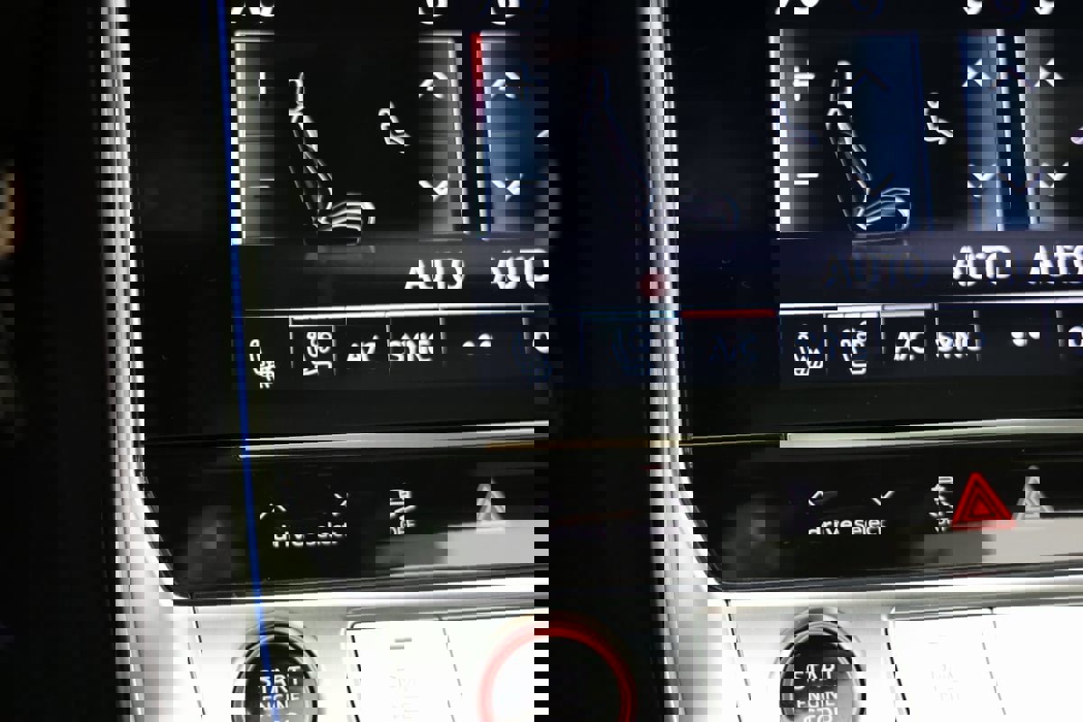 Used 2023 Audi RS 6 w/ Driver Assistance Package image 9