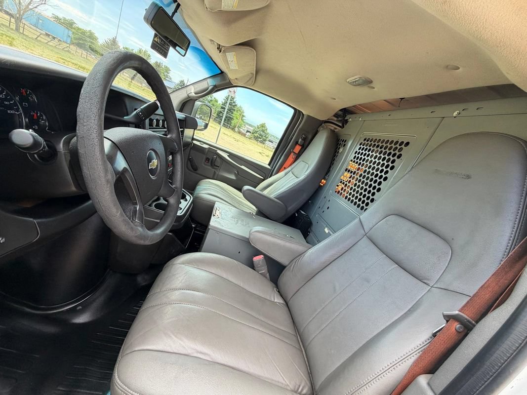 Used 2013 Chevrolet Express 2500 RWD image 14