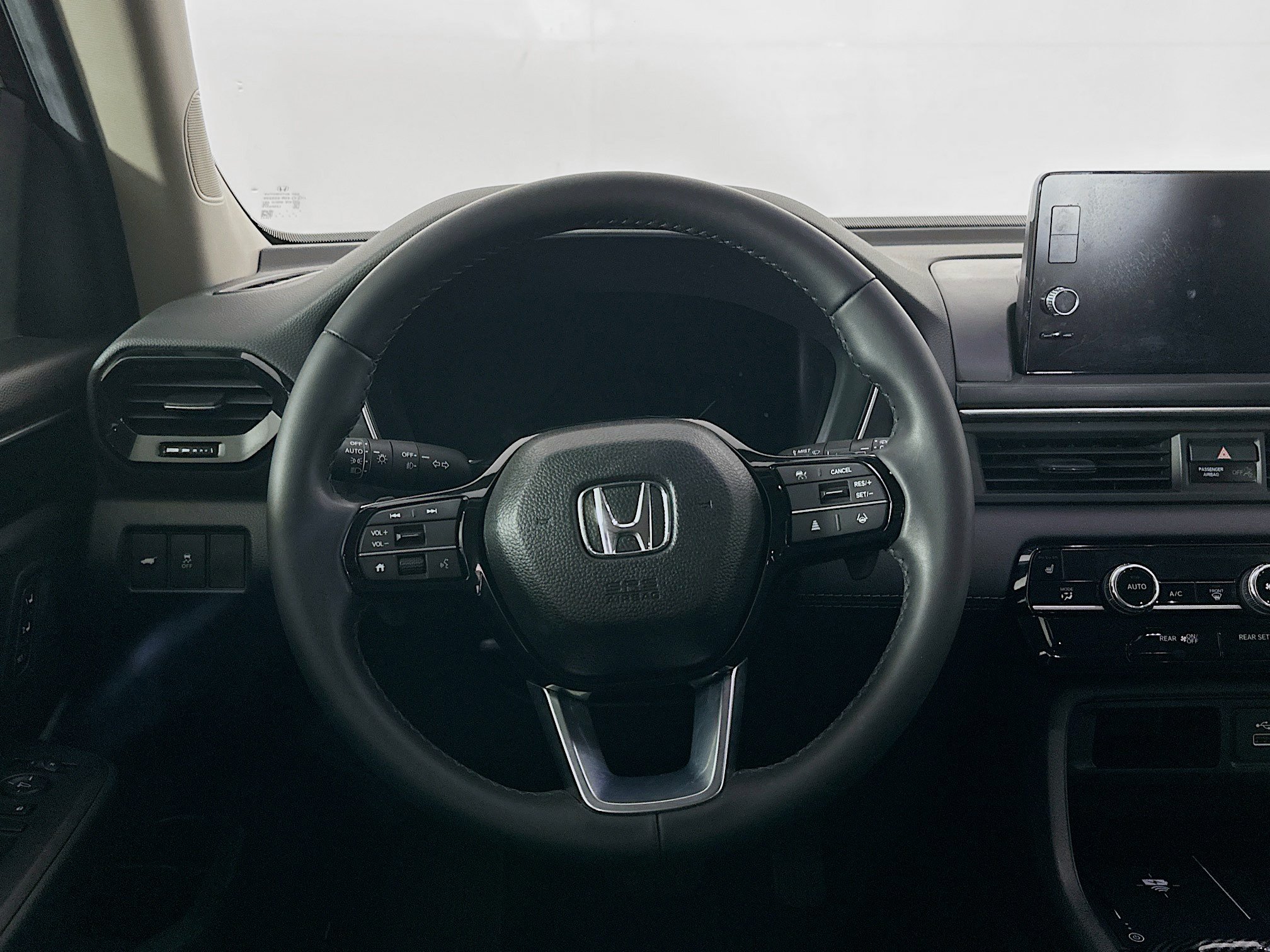 Used 2025 Honda Pilot EX-L image 18