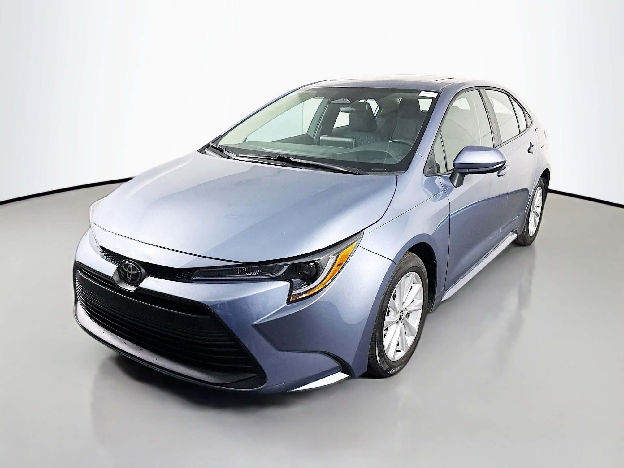 Used 2023 Toyota Corolla LE w/ LE Premium Package image 4