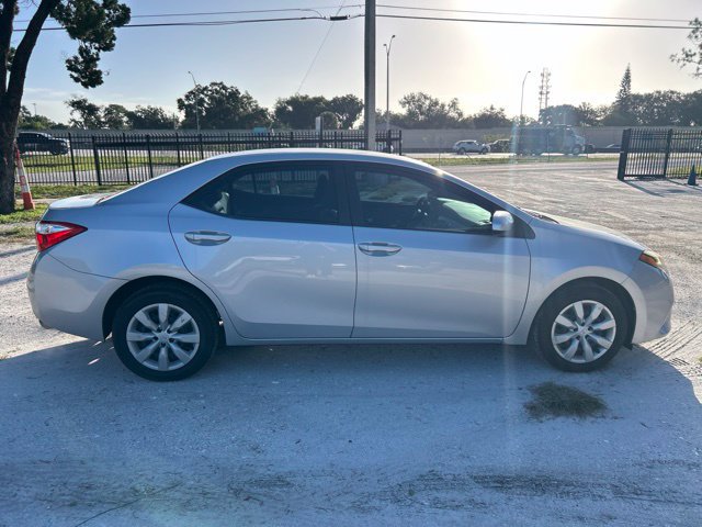 Used 2016 Toyota Corolla LE FWD image 18