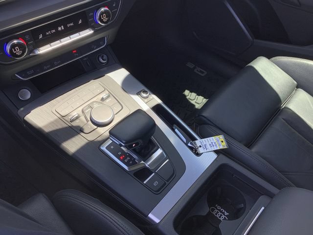 Used 2020 Audi Q5 2.0T Premium w/ Titanium Sport Package AWD/4WD image 18
