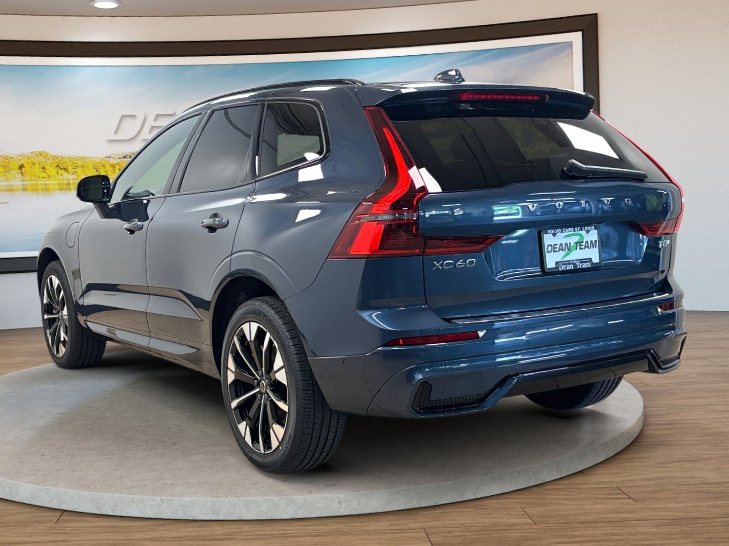New 2026 Volvo XC60 T8 Plus w/ Climate Package AWD/4WD image 7