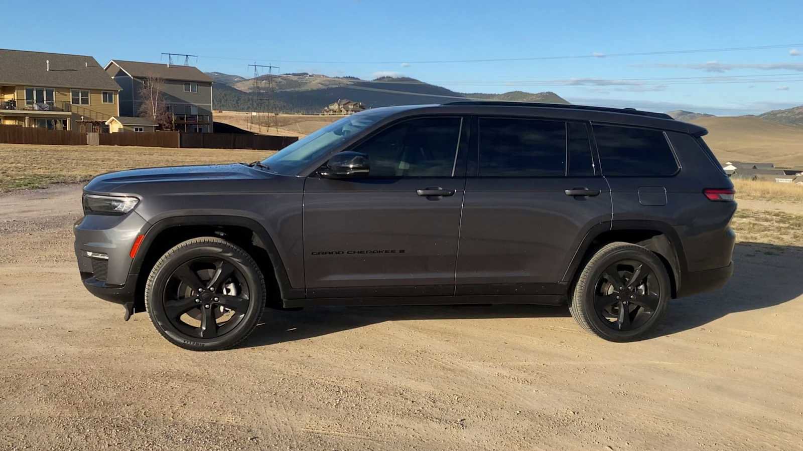 Certified 2022 Jeep Grand Cherokee L Limited w/ Black Appearance Package image 5