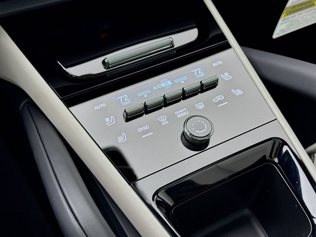 New 2026 Porsche Cayenne Coupe AWD/4WD image 24