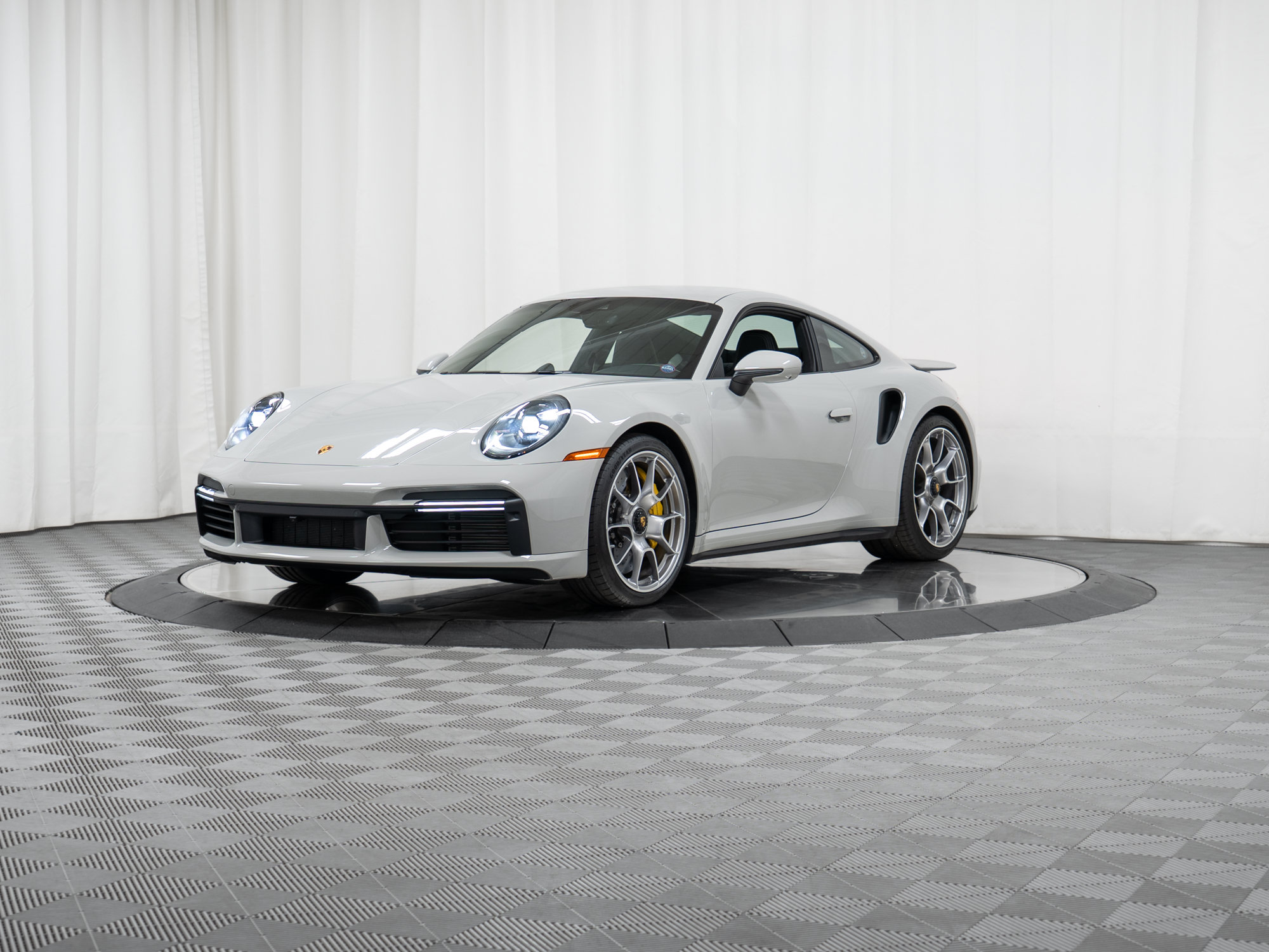 Certified 2025 Porsche 911 Turbo S AWD/4WD image 33