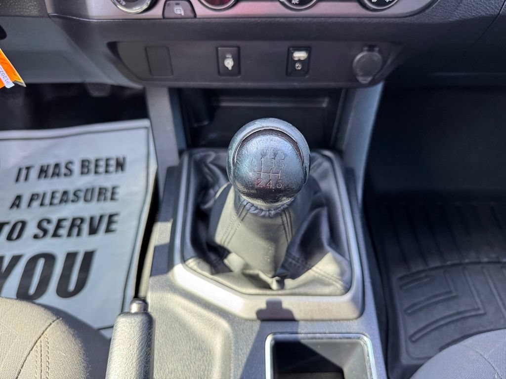 Used 2017 Toyota Tacoma TRD Off-Road AWD/4WD image 24