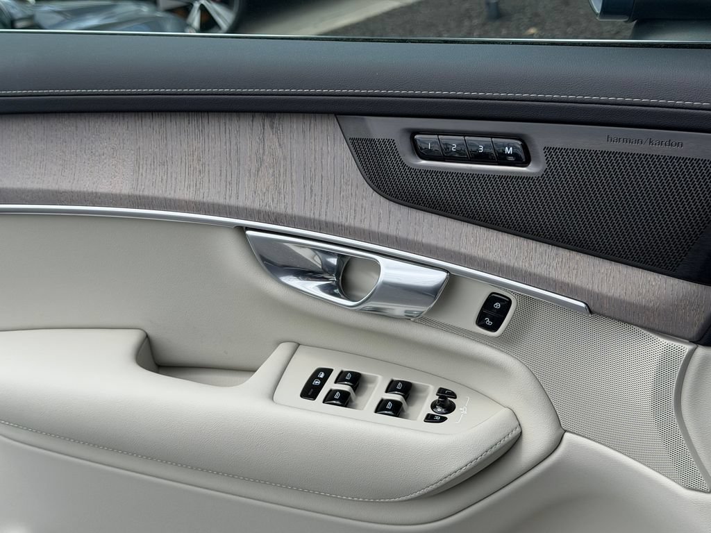 New 2026 Volvo XC90 B6 Ultra AWD/4WD image 32