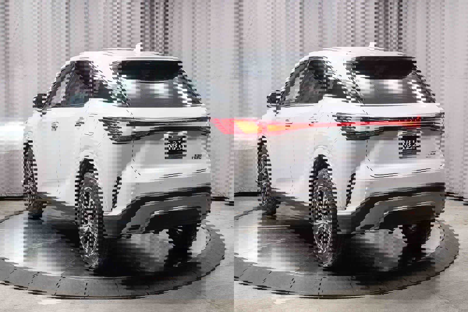 Used 2023 Lexus RX 350 FWD image 2