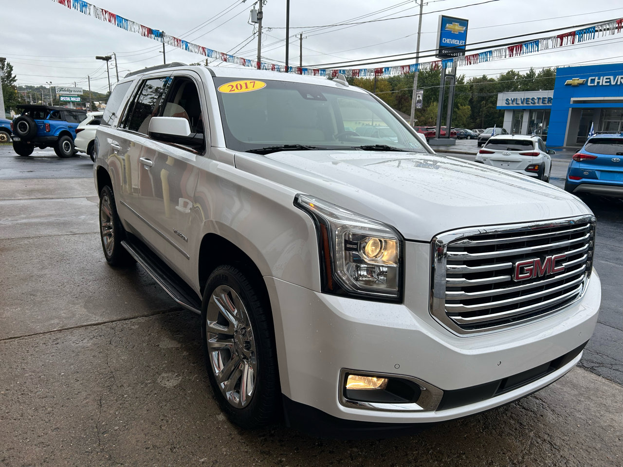 Used 2017 GMC Yukon SLT w/ Premium Edition image 7