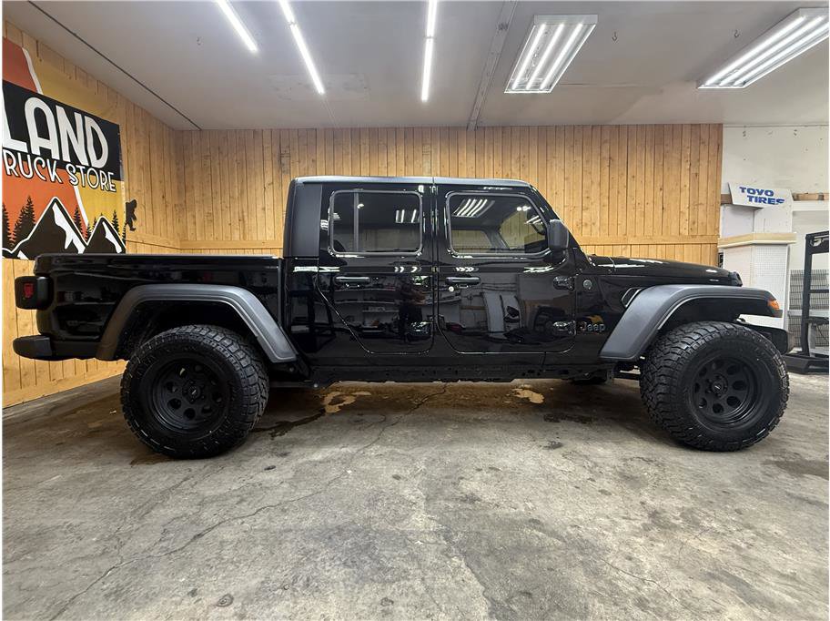 Used 2024 Jeep Gladiator Sport image 4