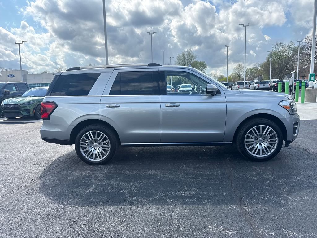 Used 2023 Ford Expedition Limited AWD/4WD image 7