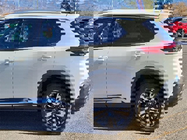 Used 2022 Nissan Rogue SL image 6