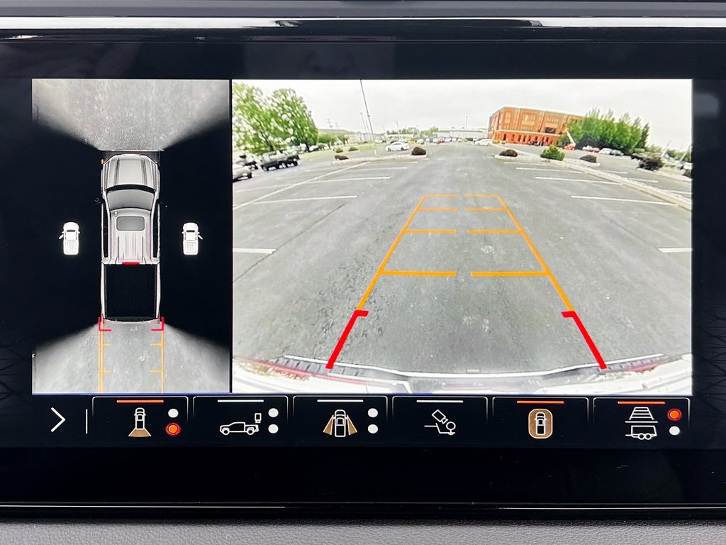 Used 2024 GMC Sierra 1500 AT4 w/ Technology Package image 6