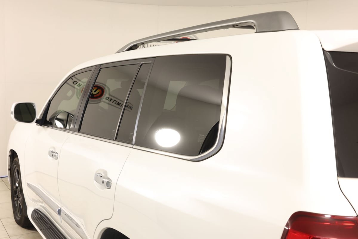 Used 2013 Lexus LX 570 4WD w/ Luxury Pkg w/Pre-crash image 48