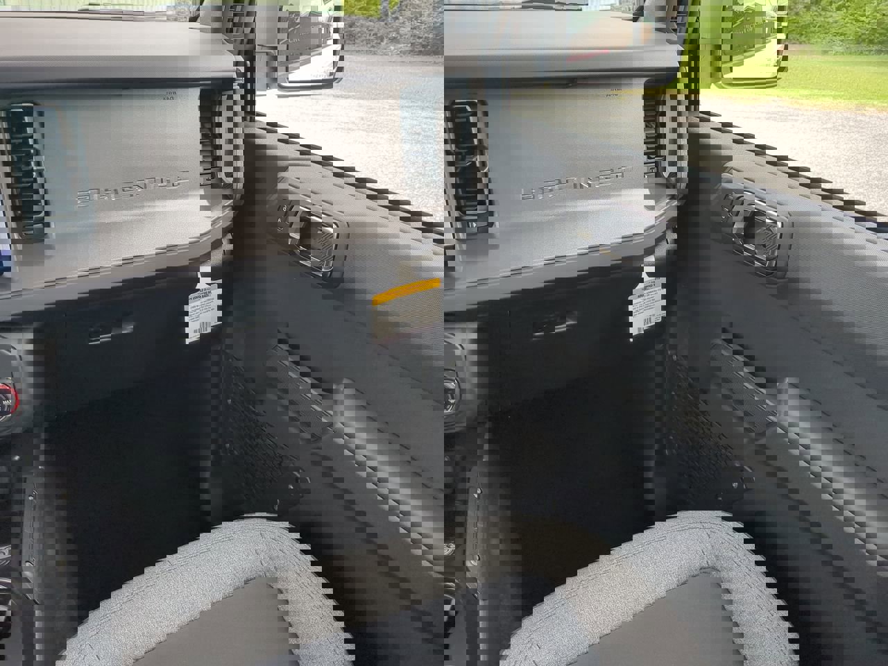 New 2025 Ford Bronco 4-Door image 15