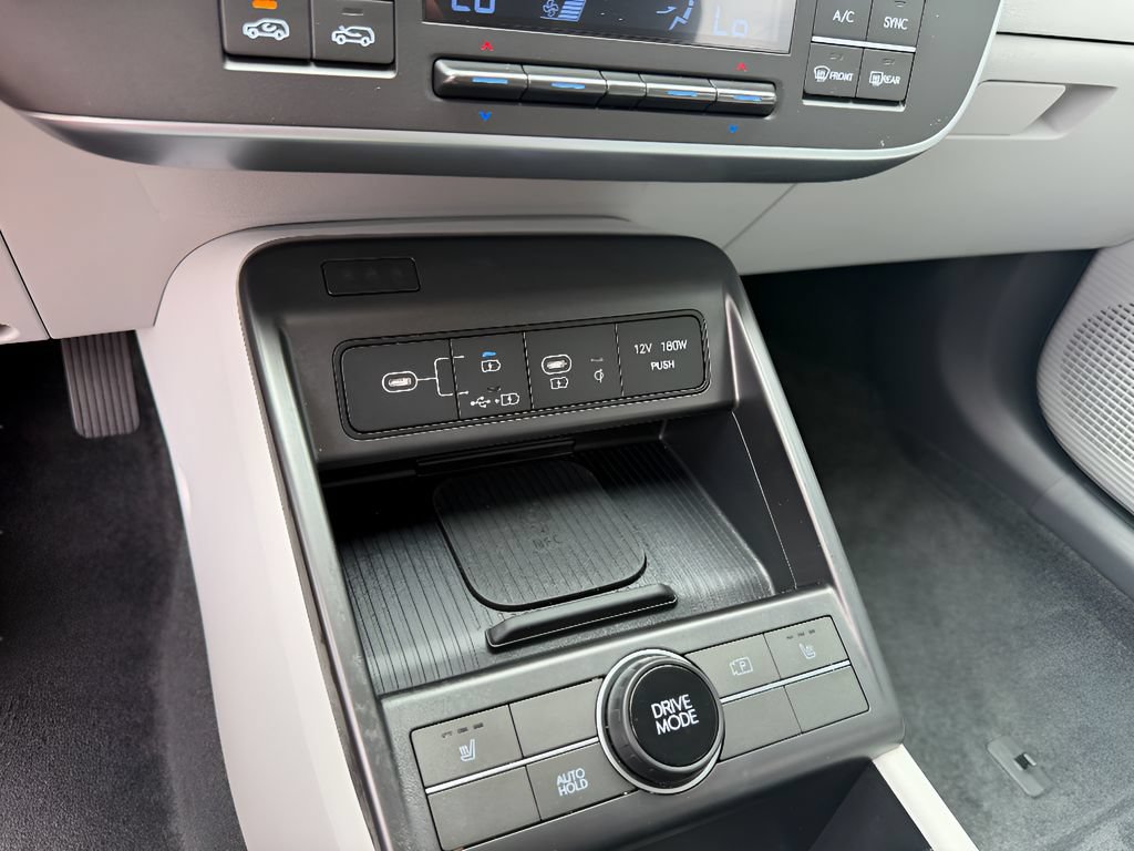 Used 2025 Hyundai Kona SEL FWD image 30