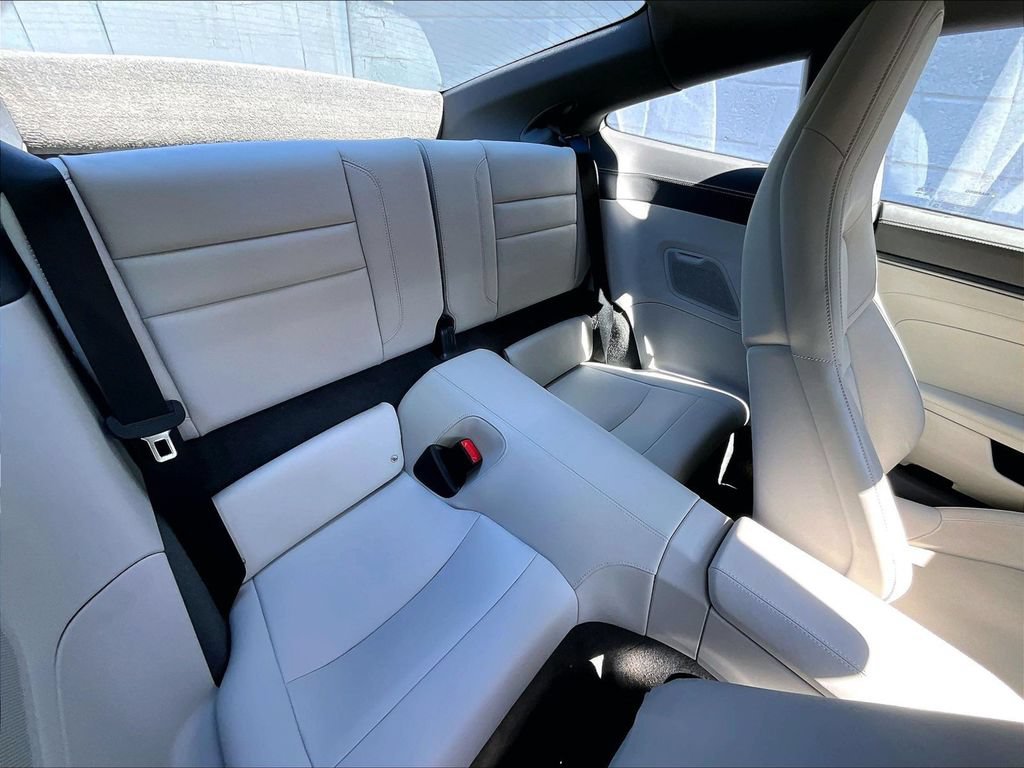 Certified 2024 Porsche 911 Carrera RWD image 21