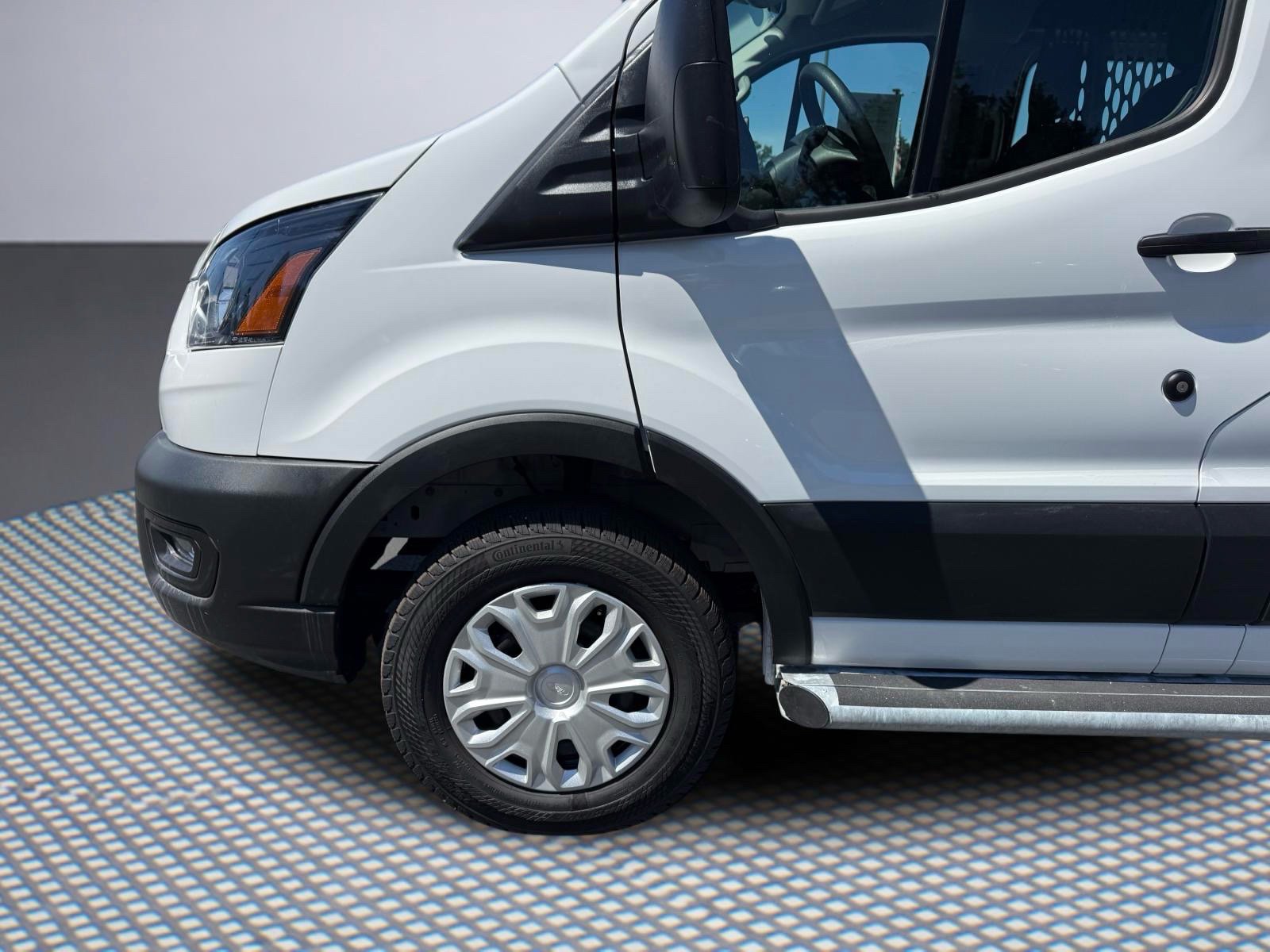 Used 2025 Ford Transit 250 Low Roof w/ Exterior Upgrade Package RWD image 12