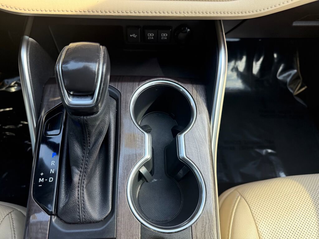 Used 2021 Toyota Highlander Platinum image 22