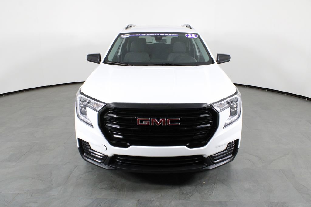 Used 2023 GMC Terrain SLE w/ Driver Convenience Package image 12