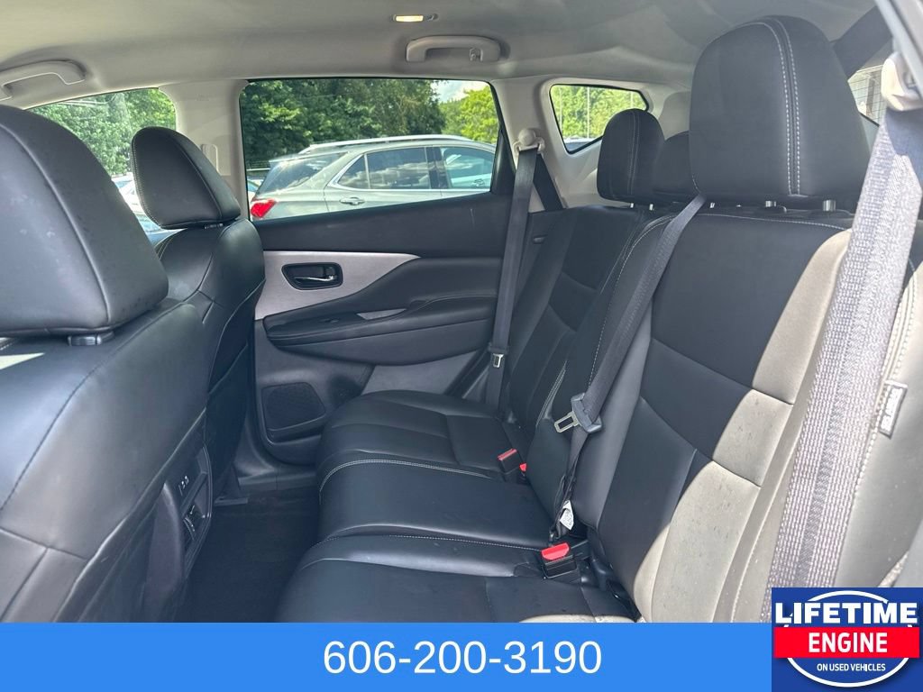 Used 2024 Nissan Murano SV AWD/4WD image 12