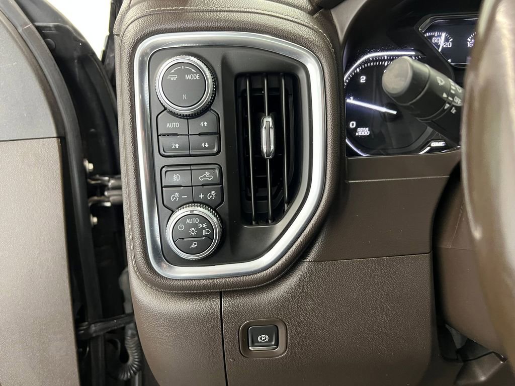 Used 2020 GMC Sierra 3500 SLT w/ SLT Convenience Package AWD/4WD image 26