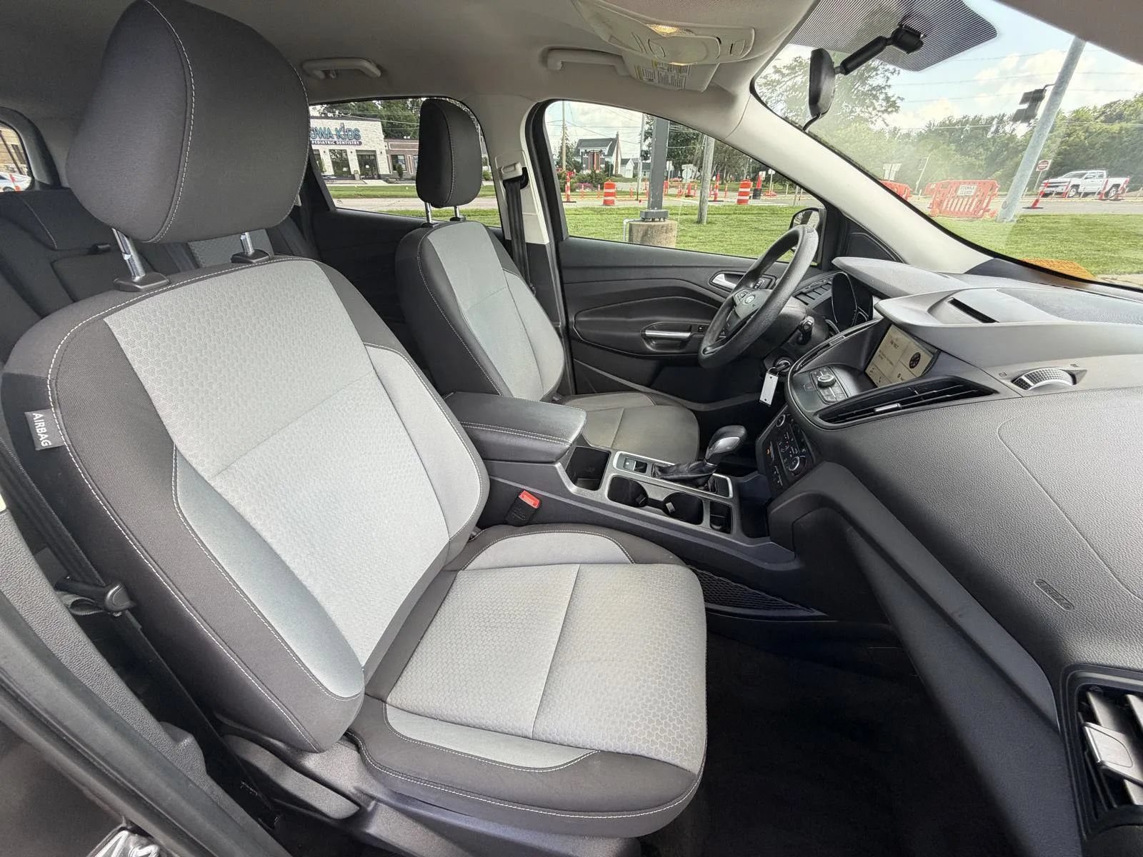 Used 2018 Ford Escape SE w/ SE Sync 3 Package AWD/4WD image 15