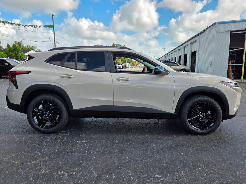 Used 2026 Chevrolet Trax ACTIV FWD image 6