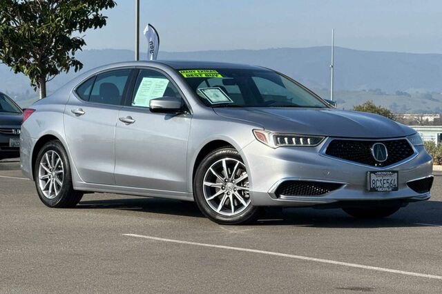 Used 2018 Acura TLX image 2